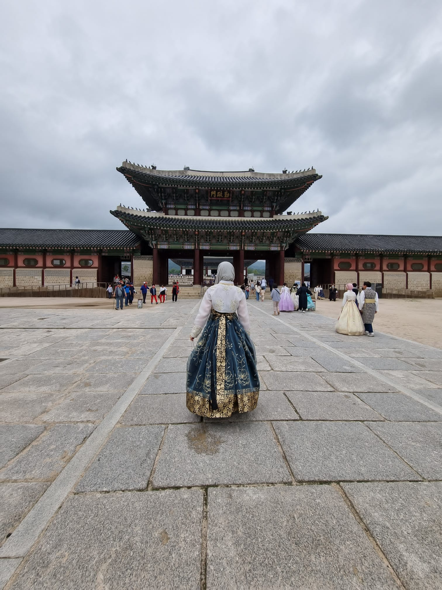 gyeongbok palace wearing hanbok