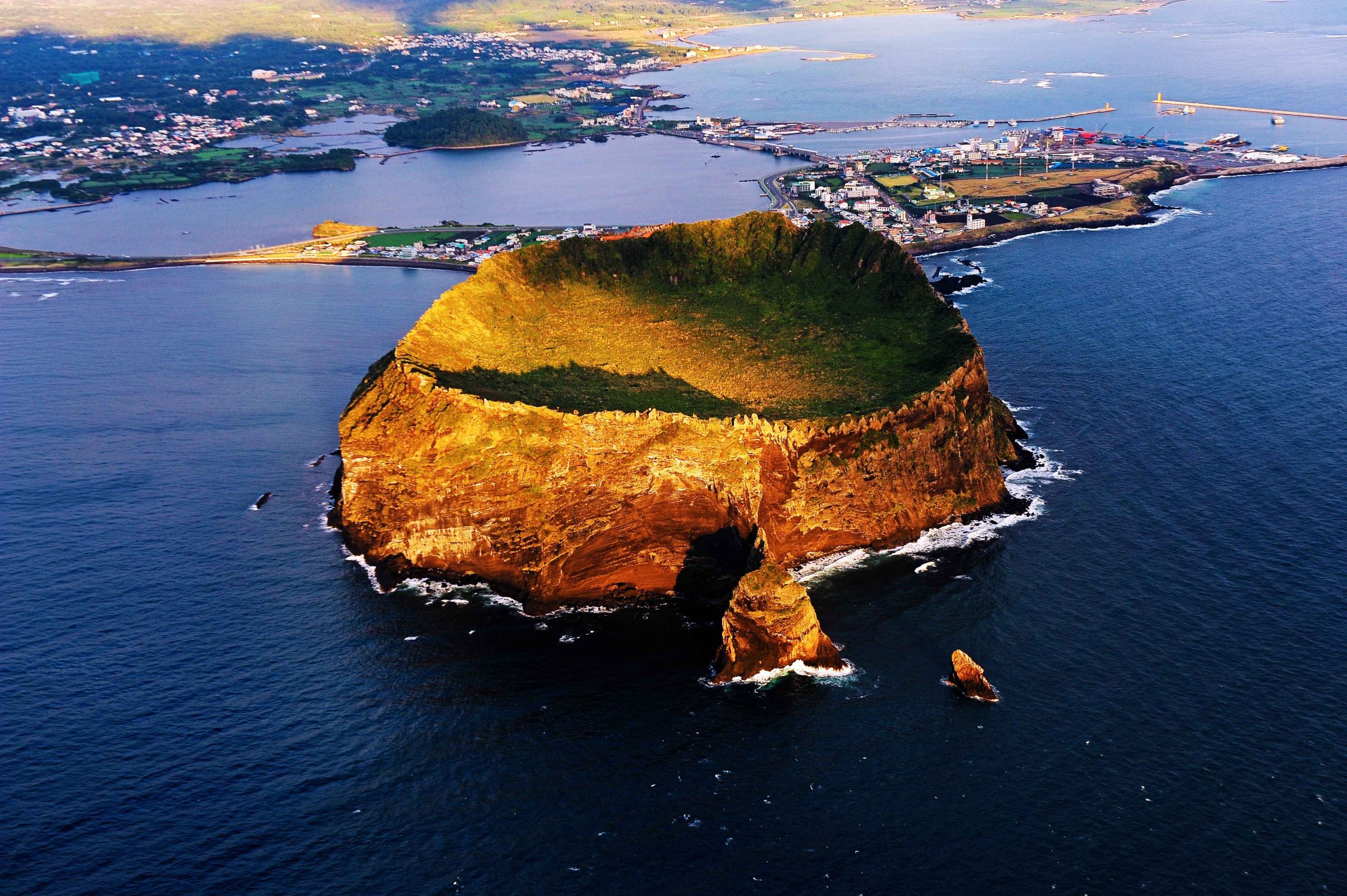 Jeju Seongsan Ilchulbong Sunrise Peak