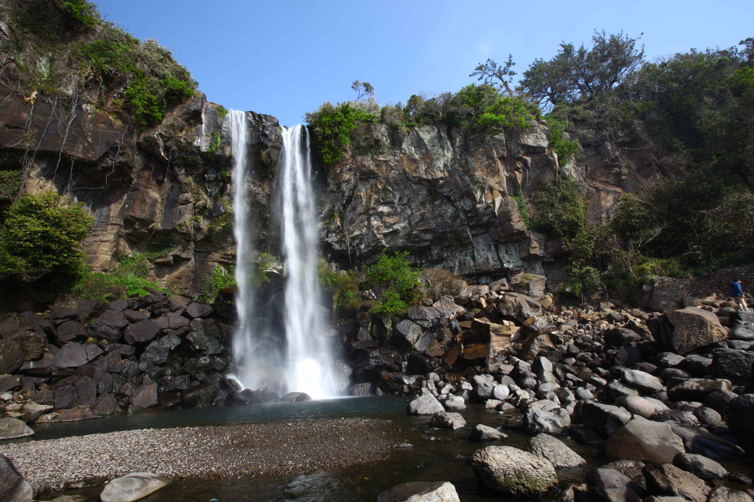 Jeongbang Waterfalls