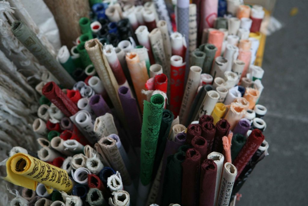 Traditional Korean Paper Making Workshops for Tourists in Seoul