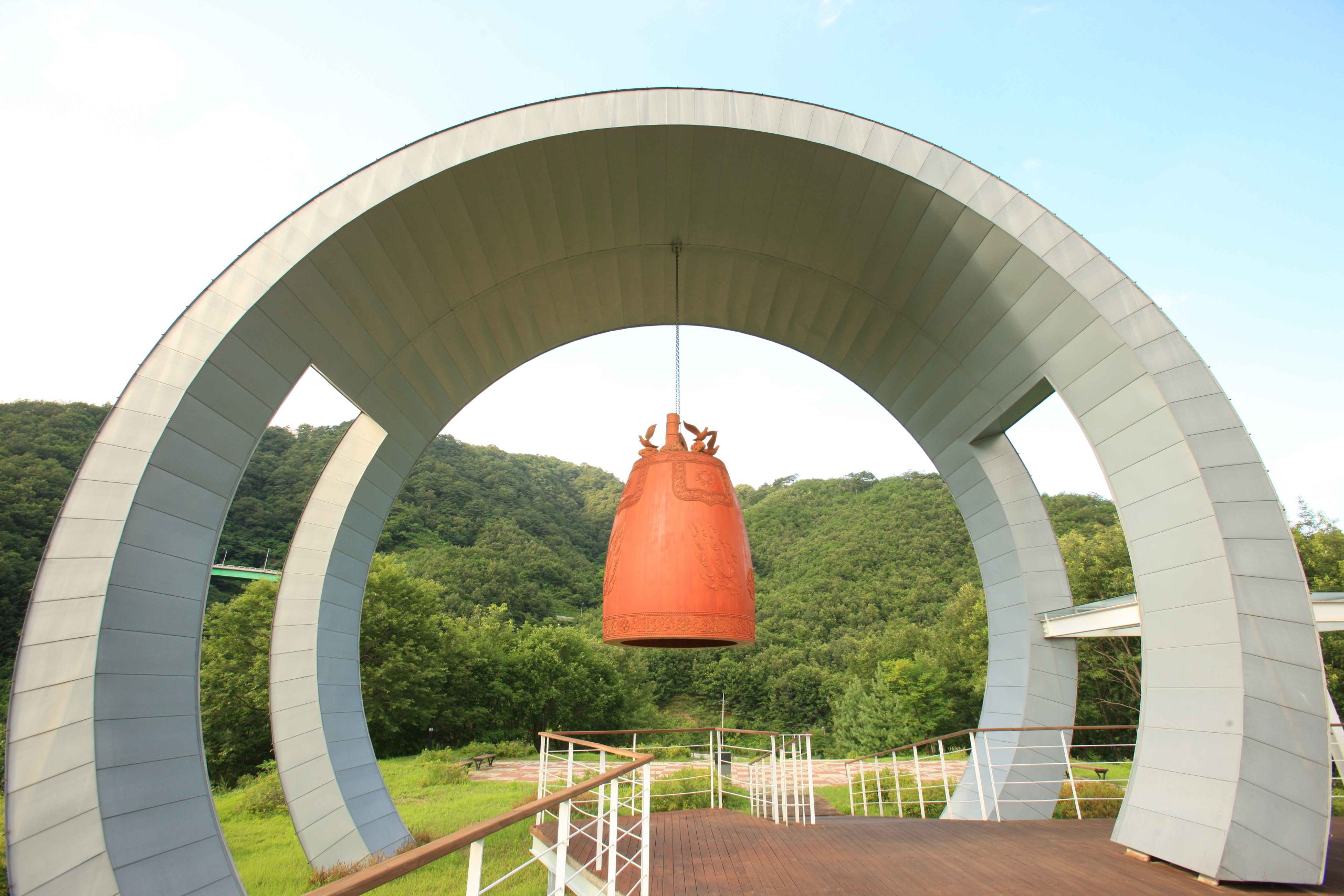 The History of the Korean War and Its Memorials